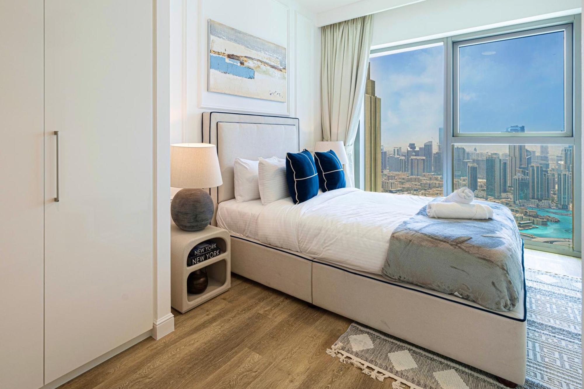 Apartment Full Burj Khalifa And Fountain View In Modern Furniture - Emaar