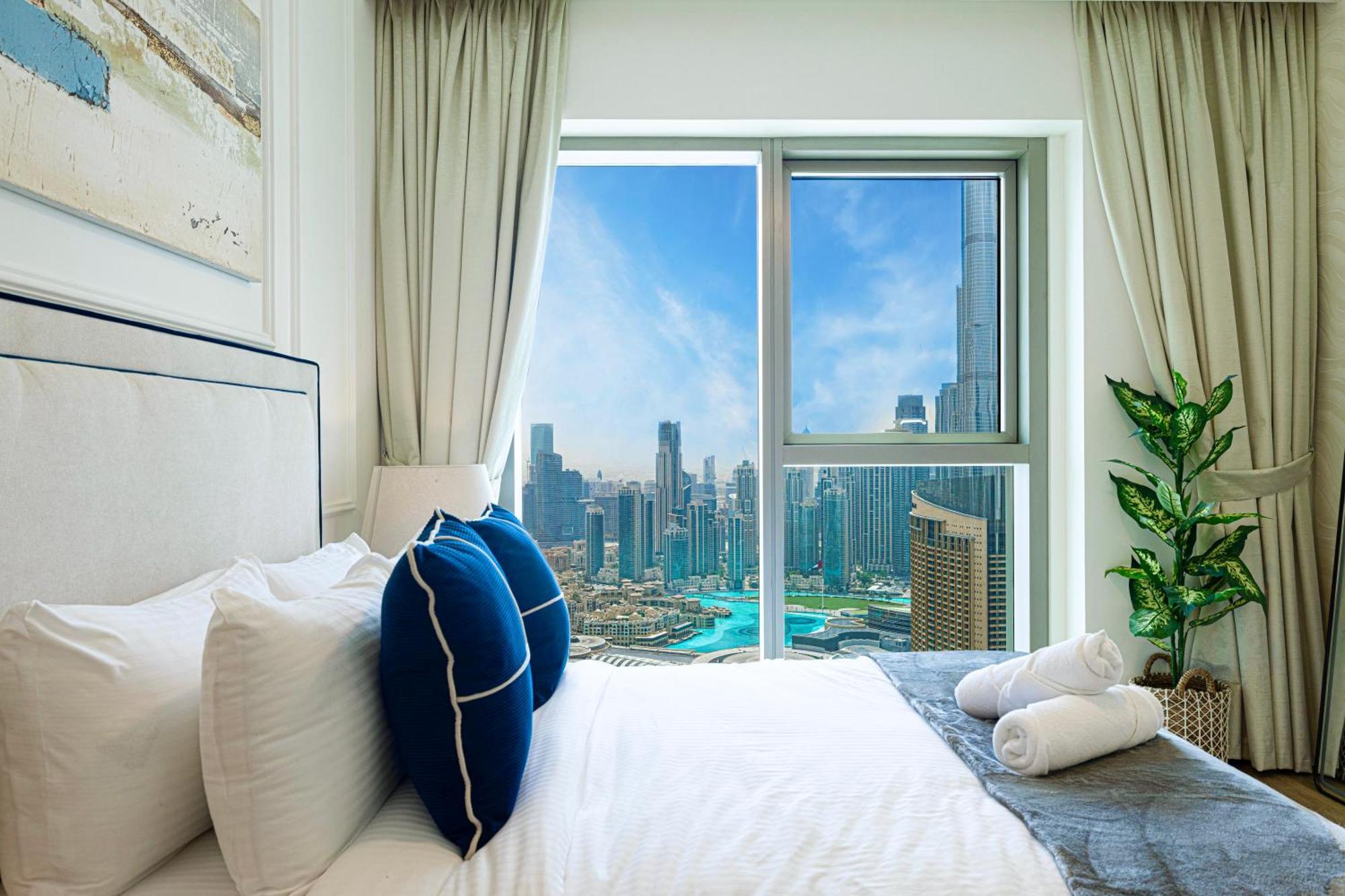 Full Burj Khalifa And Fountain View In Modern Furniture - Emaar Apartment